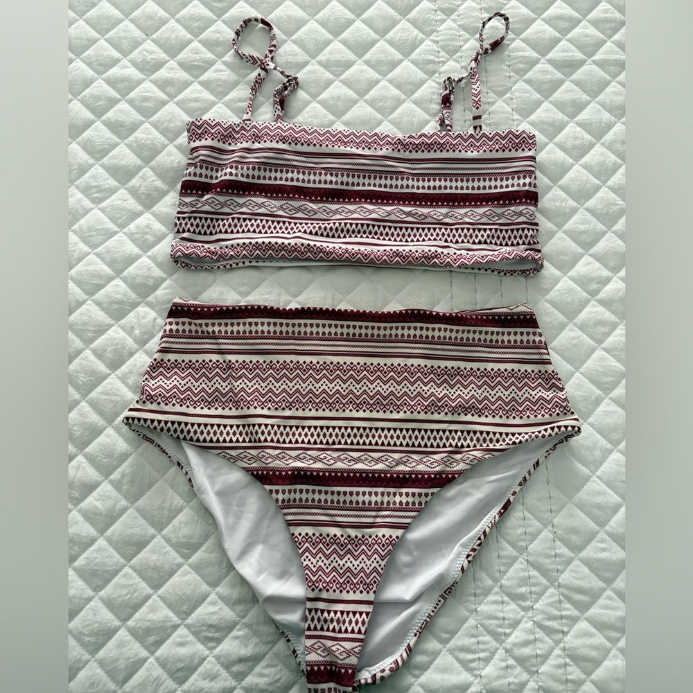 Patterned Bikini Set in Red and White